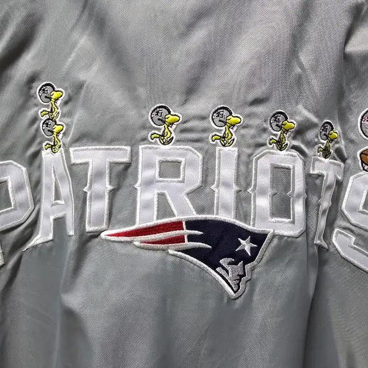 [BUNJANG] 뉴에라X스누피XNFL(2XL)스타디움 자켓 / 뉴에라X스누피XNFL(2XL)스타디움 자켓