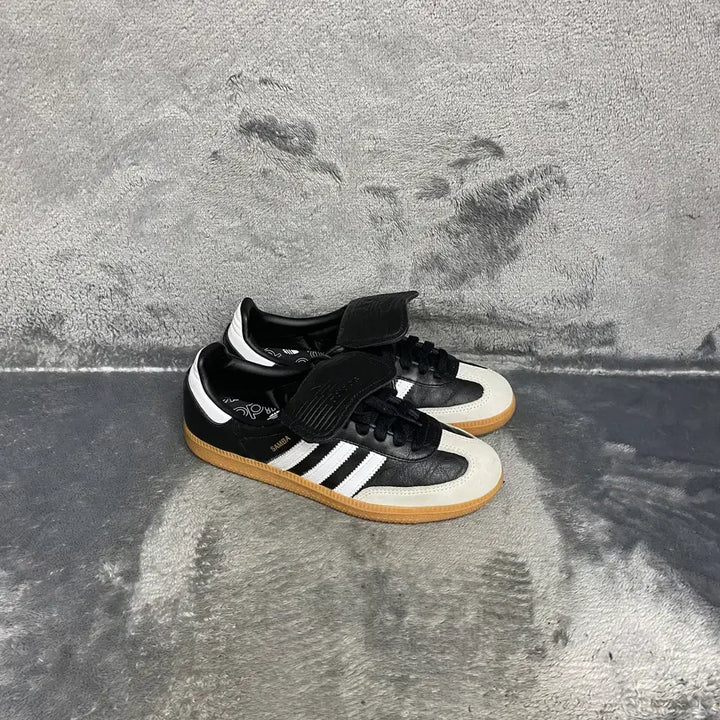 [BUNJANG] Adidas Sneakers 235 / 아디다스 스니커즈 235