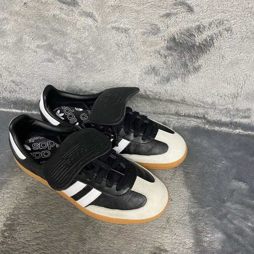 [BUNJANG] Adidas Sneakers 235 / 아디다스 스니커즈 235