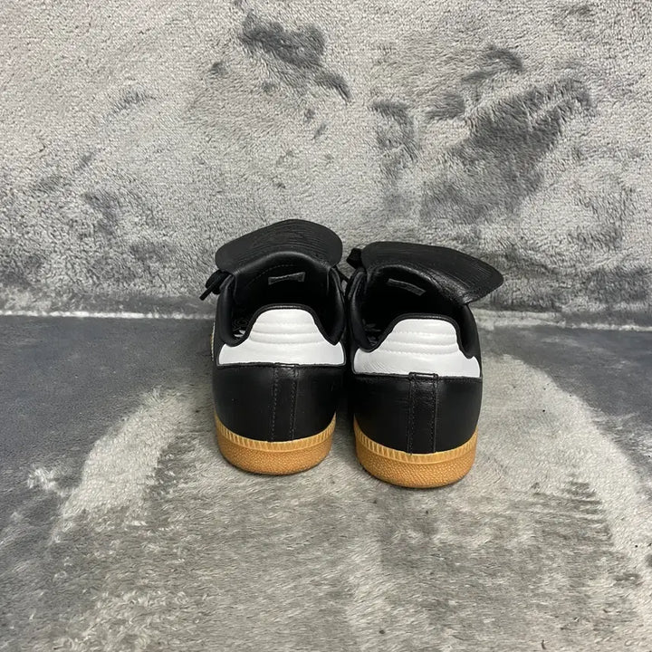 [BUNJANG] Adidas Sneakers 235 / 아디다스 스니커즈 235