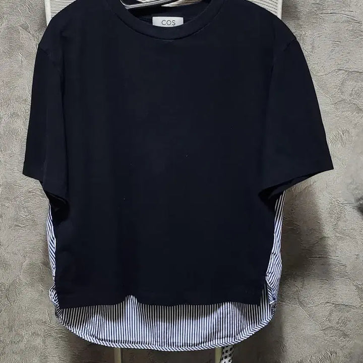 [BUNJANG] COS Black Striped Layered T-Shirt / COS 블랙 스트라이프 레이어드 반팔 티셔츠