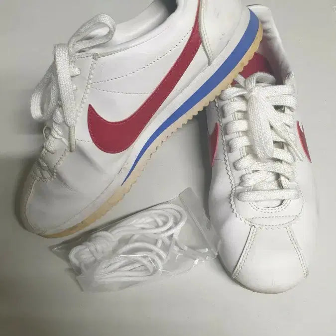 [SOLD OUT] 나이키 코르테즈 흰빨 240