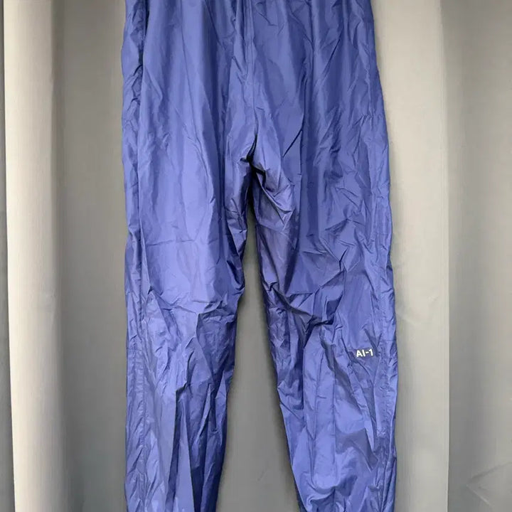 [BUNJANG] IAB Studio x ASICS Navy Woven Pants / 아이앱 스튜디오 아식스 네이비 우븐 팬츠
