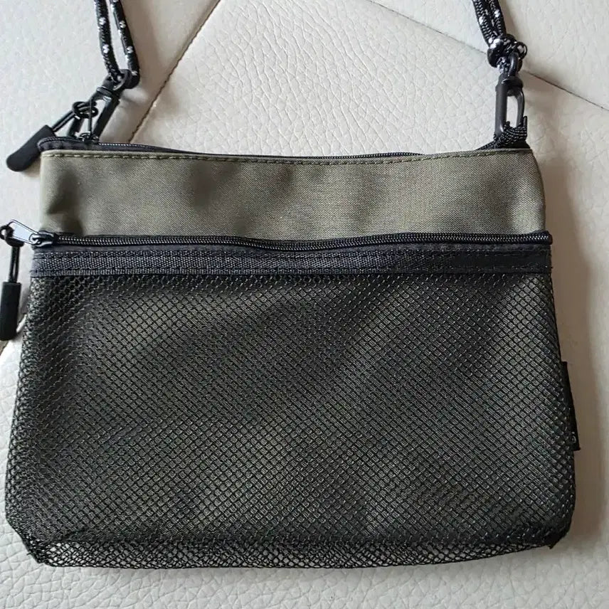 [BUNJANG] Black/Khaki Mesh Mini Crossbody Bag / 블랙/카키 메쉬 미니 크로스백