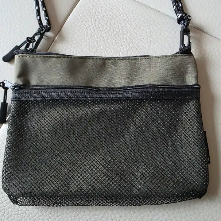 [BUNJANG] Black/Khaki Mesh Mini Crossbody Bag / 블랙/카키 메쉬 미니 크로스백