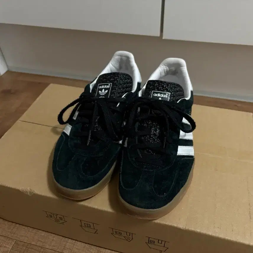 [BUNJANG] Adidas Gazelle Indoor Shoes / 아디다스 가젤 인도어 225