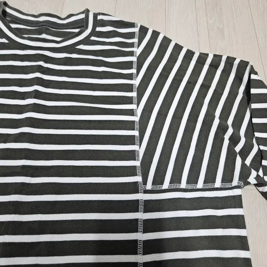 [SOLD OUT] 유스 올리브 티셔츠 L
