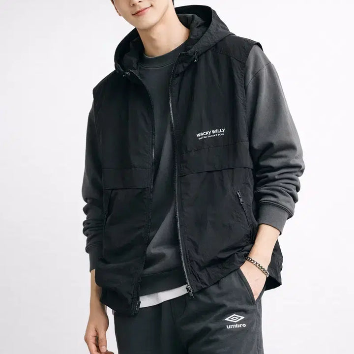 [SOLD OUT] [남자-105 (XL)]비케이브 와키윌리 섬 슬리브리스 후드점퍼 조끼