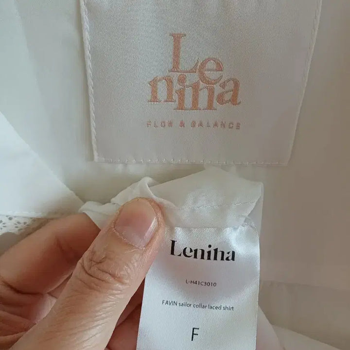 [BUNJANG] LE NINA Ivory Lace Sailor Blouse / 미착용 LE NINA 르니나 블라우스F 판매합니다