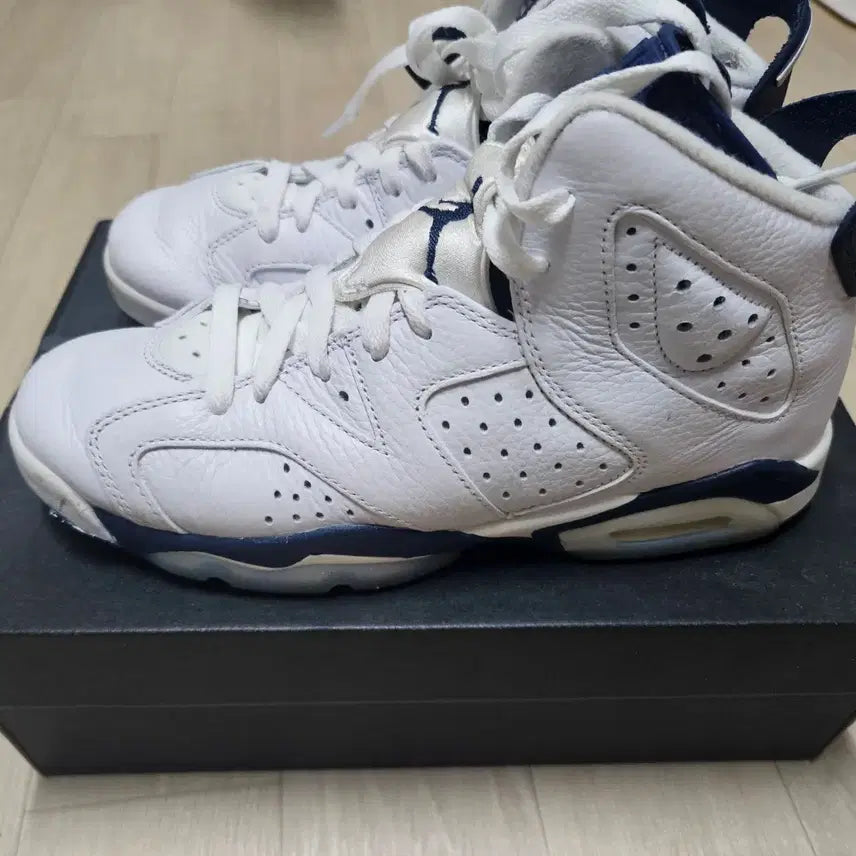 [BUNJANG] Nike Jordan 6 GS Midnight Navy Sneakers / 조던6 gs 미드나잇네이비 240