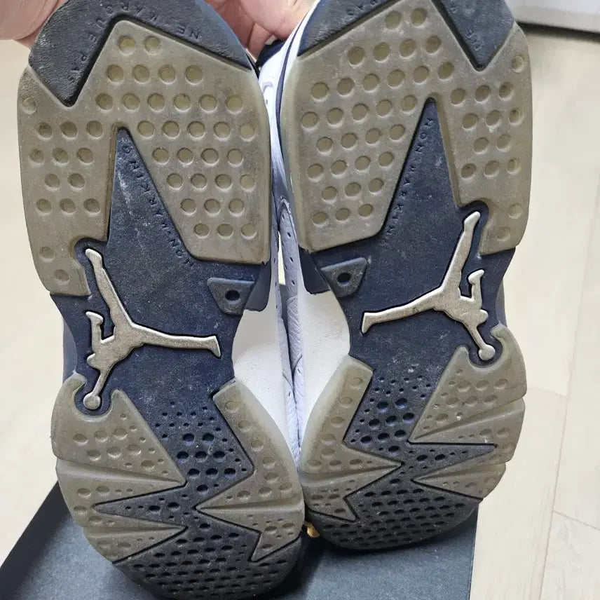 [BUNJANG] Nike Jordan 6 GS Midnight Navy Sneakers / 조던6 gs 미드나잇네이비 240