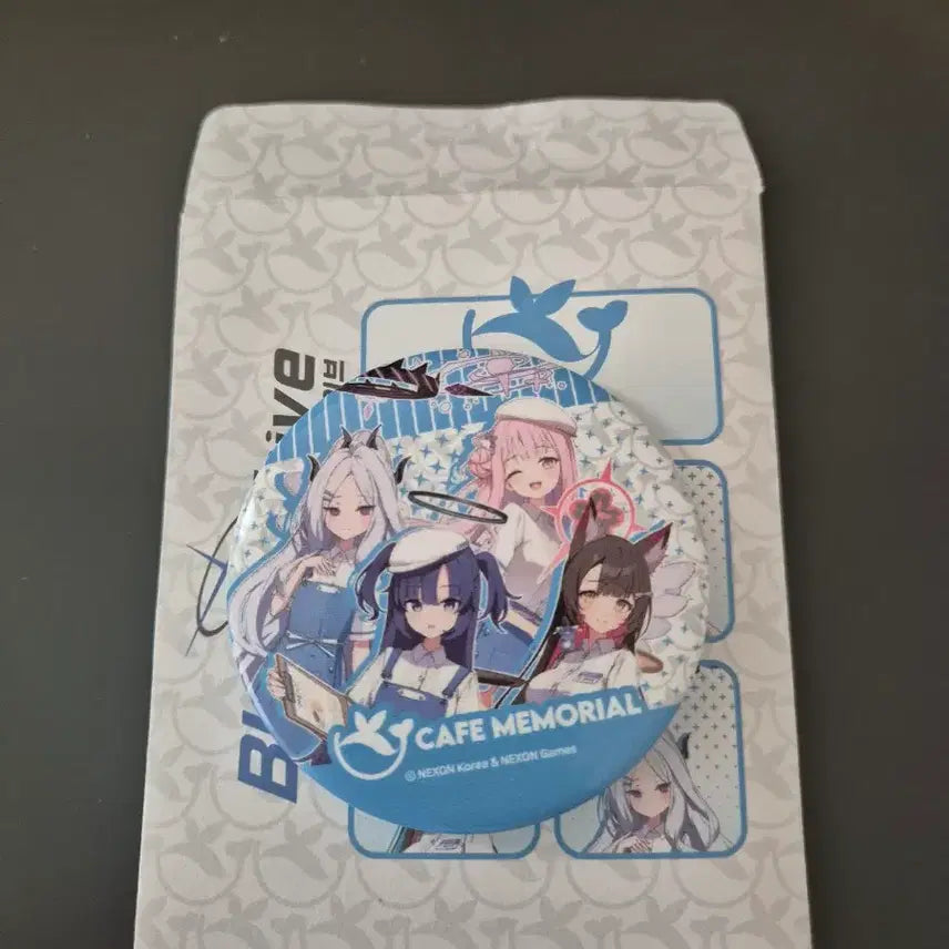 [BUNJANG] Blue Archive Cafe Memorial Collaboration Badge / 블루아카이브 CAFE MEMORIAL 콜라보 뱃지 / 개봉 후 보관, 원