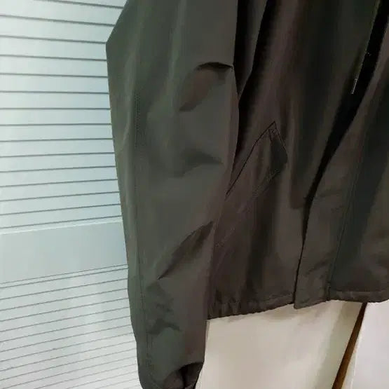 [SOLD OUT] 티엔지티 남성 후드 쉘파카 카키