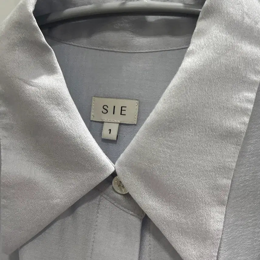 [SOLD OUT] 시에 글리밍시어블라우스셔츠