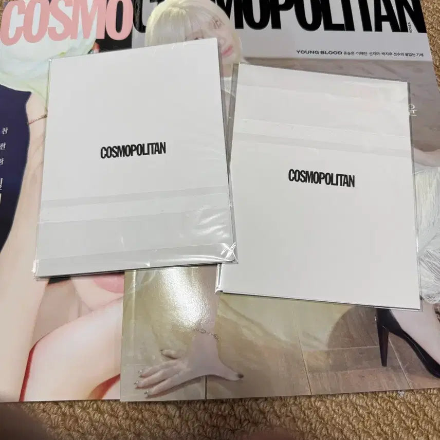 [BUNJANG] Cosmopolitan Magazine + BTOB Postcard Bundle Set / 코스모폴리탄 잡지 + 비투비 엽서 미개봉