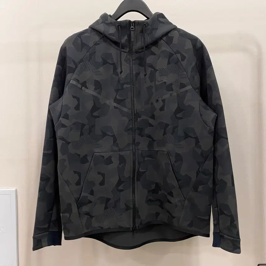 [SOLD OUT] <2XL> 나이키 테크플리스 카모 윈드러너 후드집업