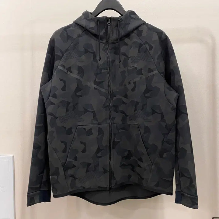 [SOLD OUT] <2XL> 나이키 테크플리스 카모 윈드러너 후드집업