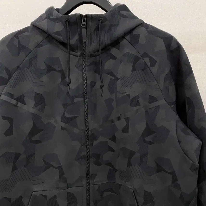 [SOLD OUT] <2XL> 나이키 테크플리스 카모 윈드러너 후드집업