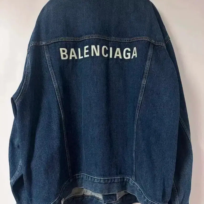 [BUNJANG] Balenciaga Logo Printed Denim Trucker Jacket / 발렌시아가 오버핏 로고 프린팅 데님 트러커 자켓