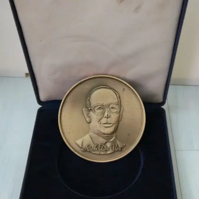 [BUNJANG] Amway 2004 Grand Festival Commemorative Medal / 암웨이 2004 Grand Festival 기념 메달