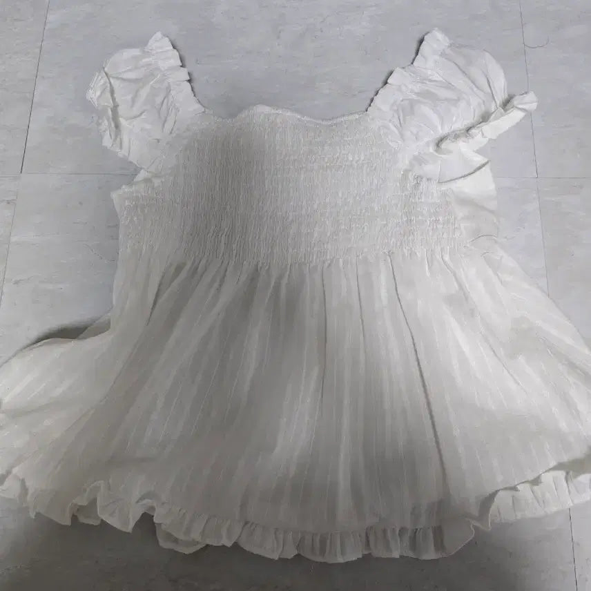 [BUNJANG] Ably Shirring Square Neck Frill Sleeve Short Blouse White / 에이블리 셔링 스퀘어넥 프릴소매 숏블라우스 화이트