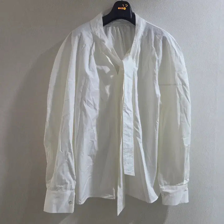 [SOLD OUT] 모멧 MOMET 로랑 타이 블라우스