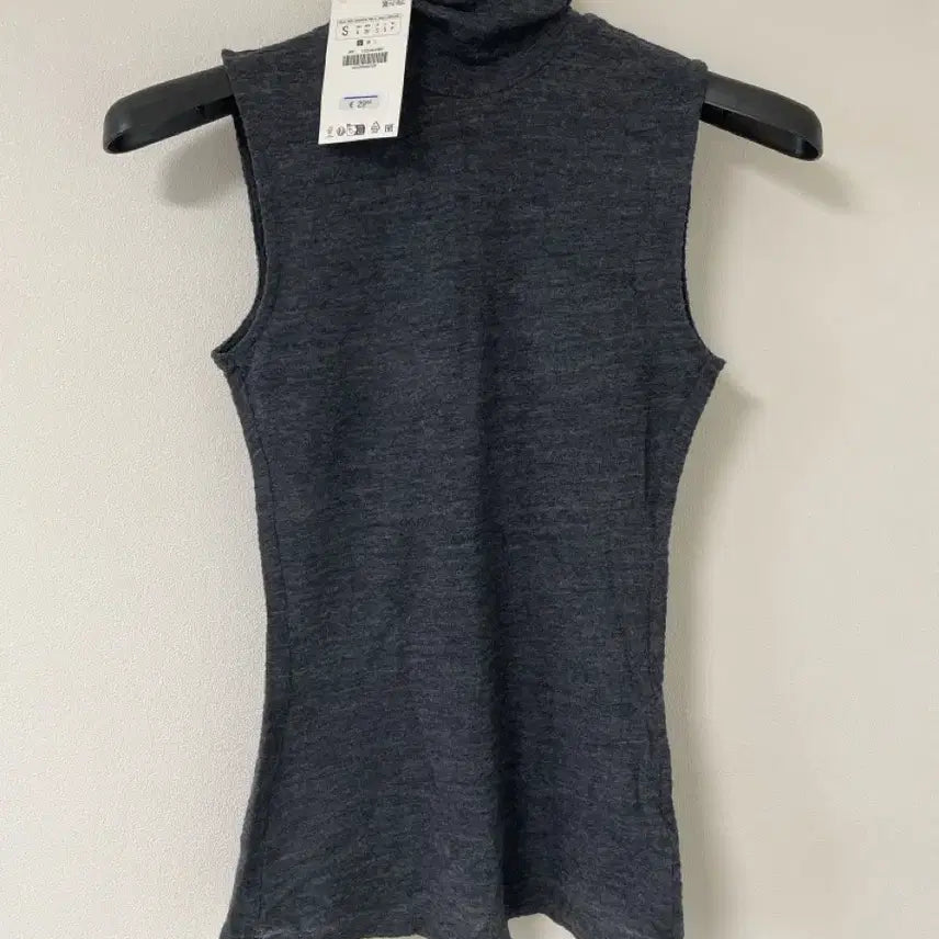 [BUNJANG] ZARA Turtleneck Sleeveless Top / 자라 터틀넥 민소매 탑
