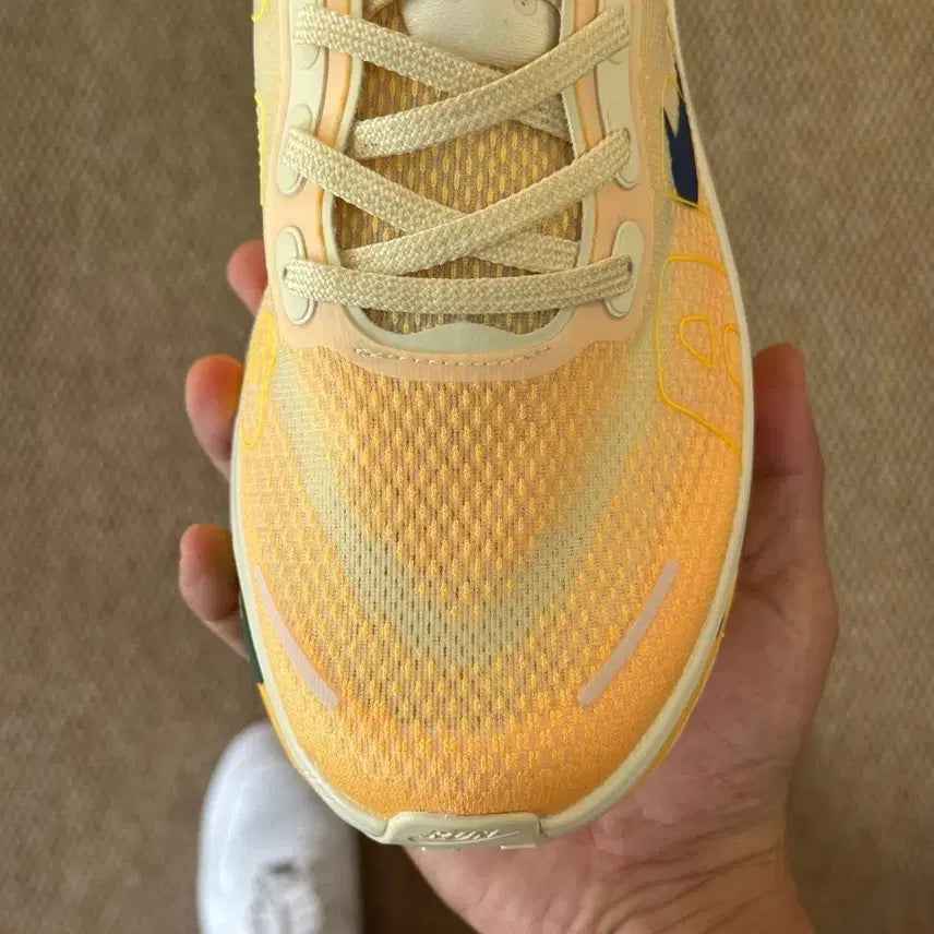 [BUNJANG] Nike Air Zoom Yellow Sneakers (265mm) / 나이키 에어 줌 운동화 옐로우운동화 사이즈/265mm