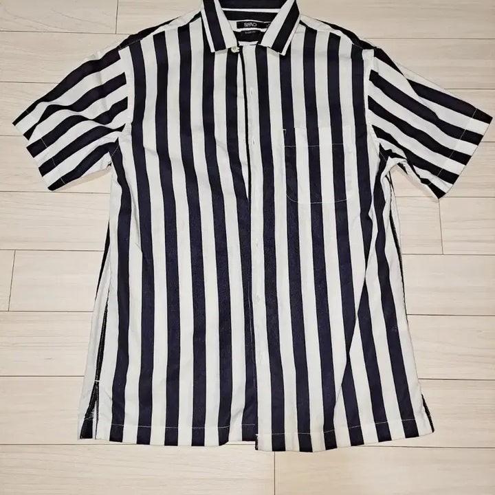 [BUNJANG] Spao Bold Stripe Short-Sleeve Shirt / 스파오 볼드 스트라이프 반팔 셔츠 S.