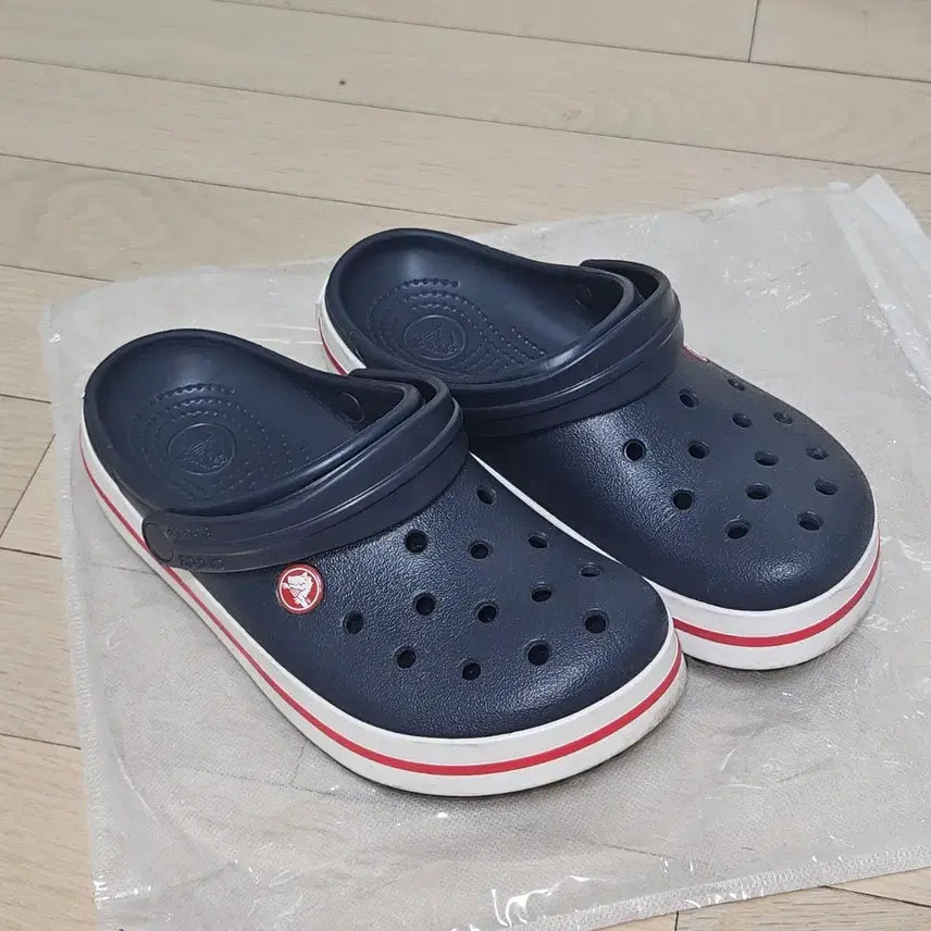 [SOLD OUT] 네이비 남색 크록스 240