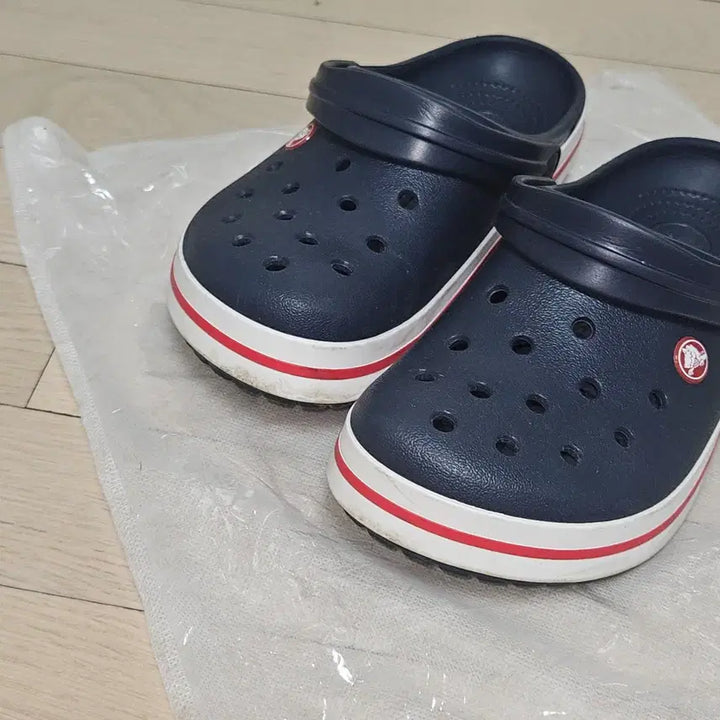 [SOLD OUT] 네이비 남색 크록스 240