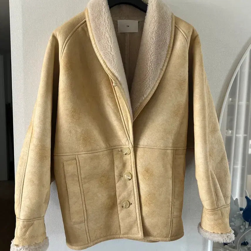 [BUNJANG] LE Signature Shearling Mouton Jacket Beige / 르 LE 시그니처 시어링 무스탕 자켓 베이지