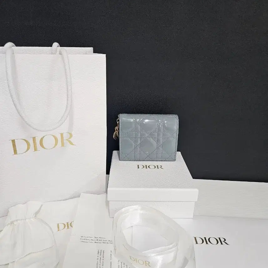 [BUNJANG] Dior Lady Cannage Wallet / 디올 레이디 까나쥬 반지갑(상태좋음 영수증포함 풀구성)