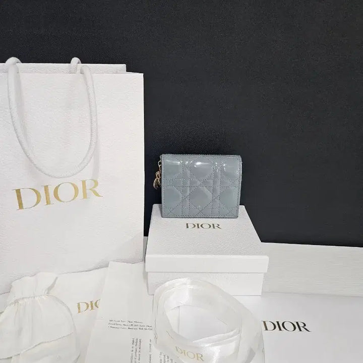 [BUNJANG] Dior Lady Cannage Wallet / 디올 레이디 까나쥬 반지갑(상태좋음 영수증포함 풀구성)