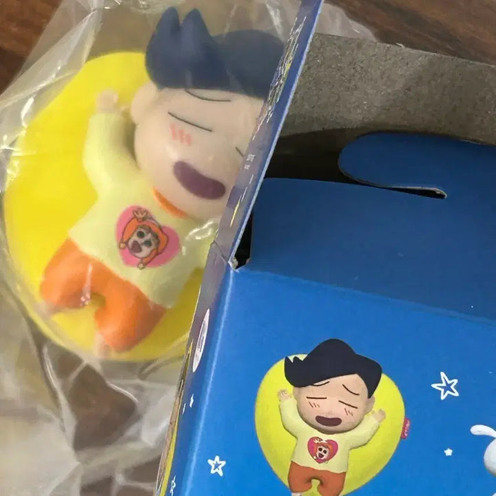 [BUNJANG] Crayon Shin-chan Chulsoo Cushion Mood Lamp / 짱구 랜덤 쿠션 무드등(철수)