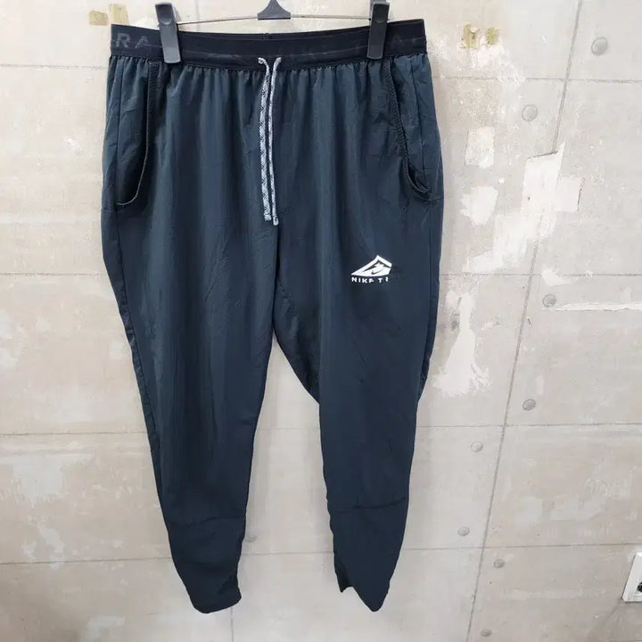 [SOLD OUT] (L)나이키 남성 드라이핏 트레일 러닝 팬츠/33/상태우수