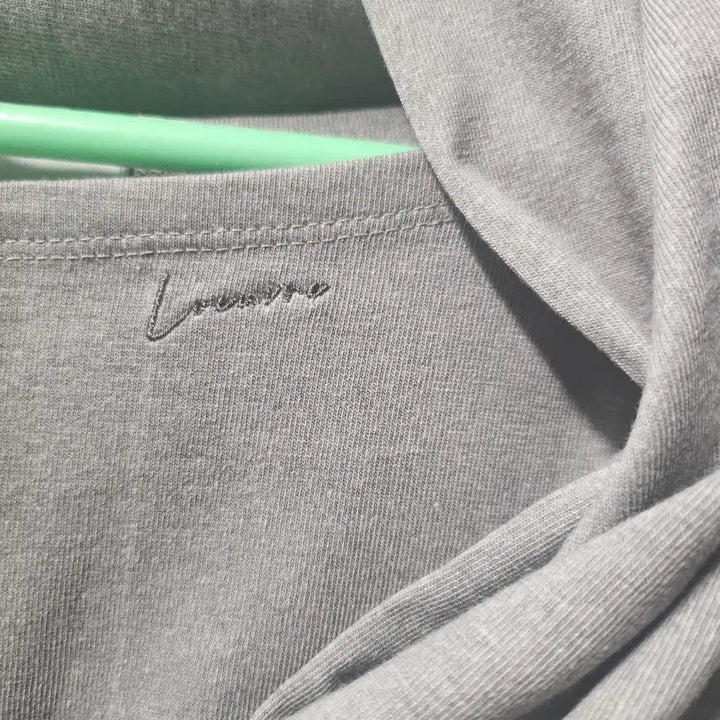 [BUNJANG] MoE Scarf Style Gray Sweatshirt / 모에 스카프 스타일 맨투맨 그레이