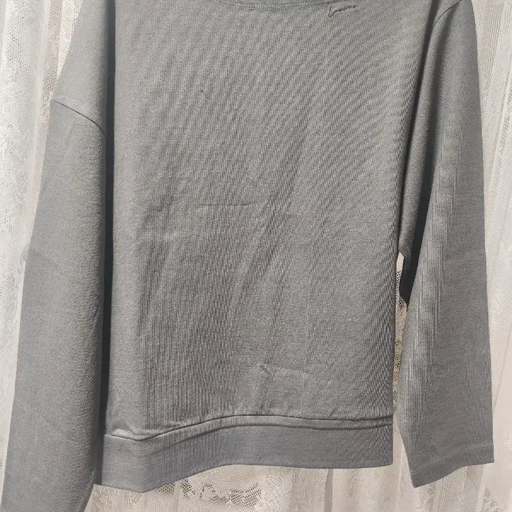 [BUNJANG] MoE Scarf Style Gray Sweatshirt / 모에 스카프 스타일 맨투맨 그레이