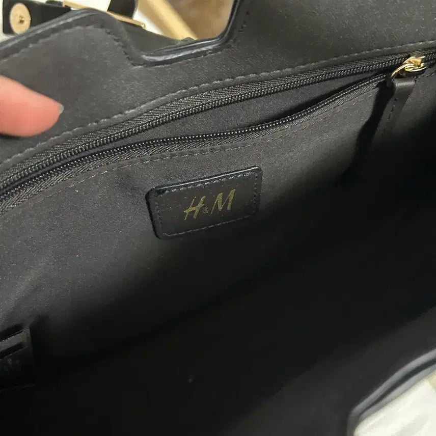 [BUNJANG] H&amp;M Black Shoulder Bag / h&amp;m 검은색 숄더백