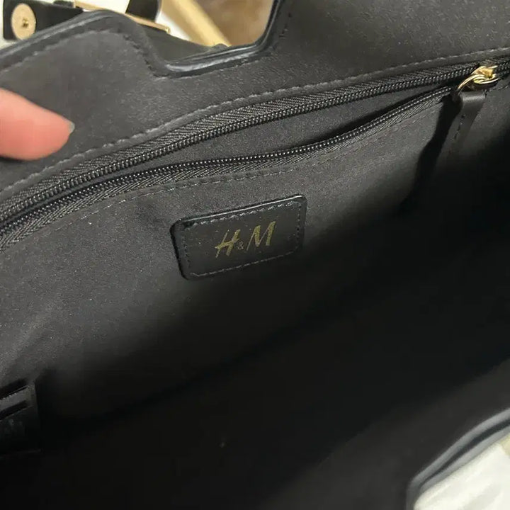 [BUNJANG] H&amp;M Black Shoulder Bag / h&amp;m 검은색 숄더백