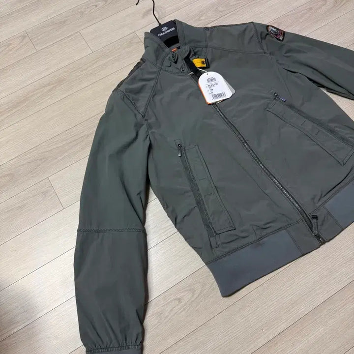 [SOLD OUT] [새상품] 파라점퍼스 셀시우스 자켓 M 아이언