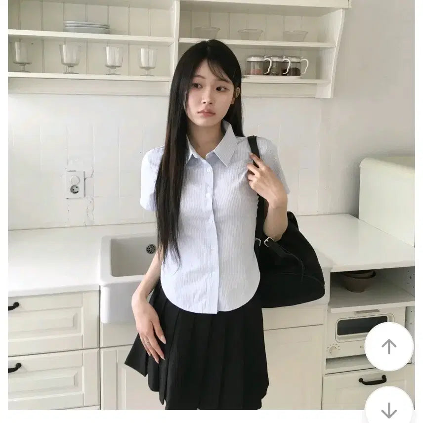 [SOLD OUT] 무드라벨 스트라이프 슬림핏 반팔 셔츠 소라 M
