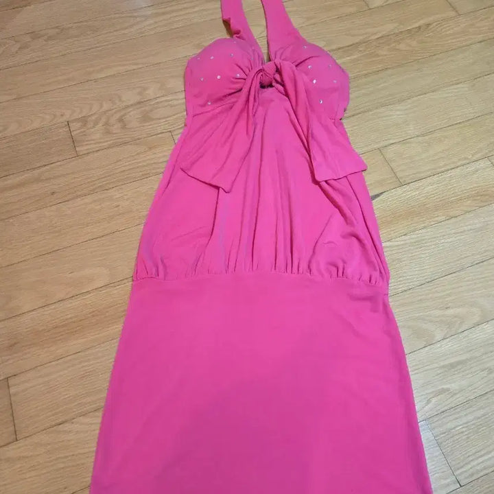 [BUNJANG] Hot Pink Halterneck Mini Dress / 핫핑크 홀터넥 미니 원피스