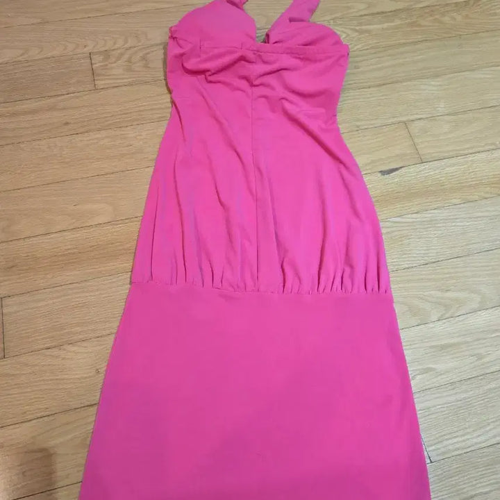[BUNJANG] Hot Pink Halterneck Mini Dress / 핫핑크 홀터넥 미니 원피스