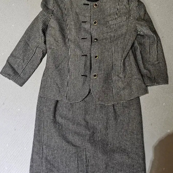 [BUNJANG] Vintage Check Pattern Two-Piece Suit (Size 66) / 체크 패턴 빈티지 투피스 정장(66)