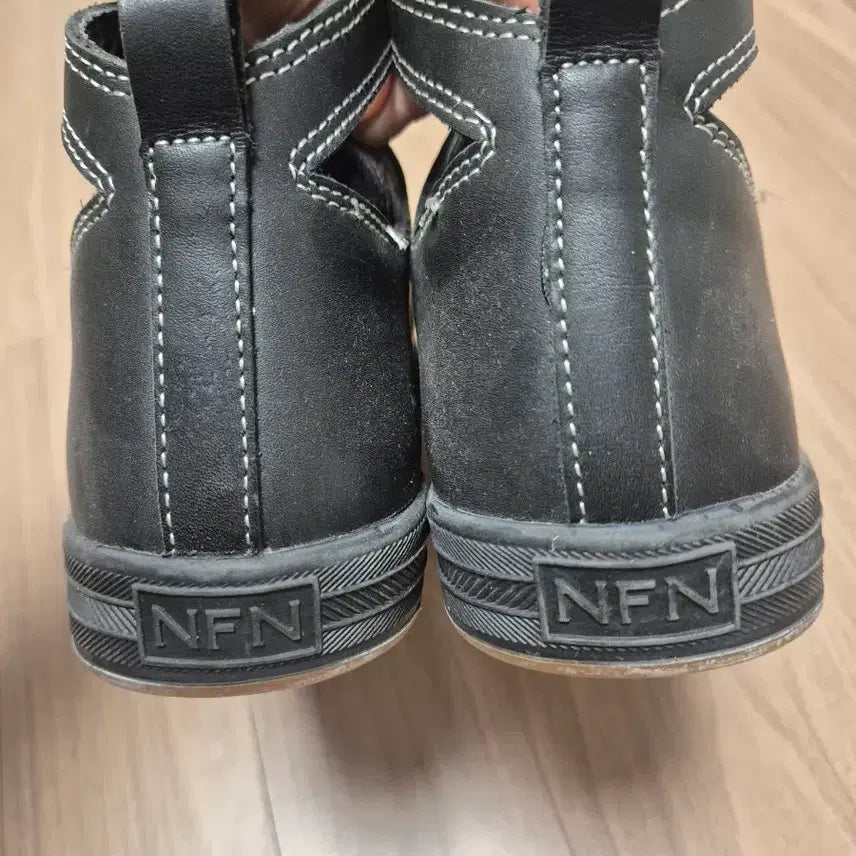 [BUNJANG] GOURMET NFN Leather Mid-Top Sneakers / GOURMET NFN 레더 미드탑 스니커즈 260