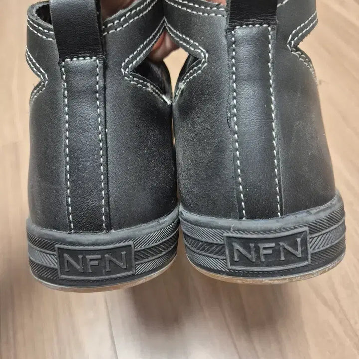 [BUNJANG] GOURMET NFN Leather Mid-Top Sneakers / GOURMET NFN 레더 미드탑 스니커즈 260