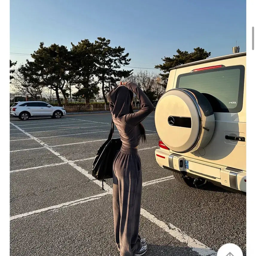[BUNJANG] Ablley Modifit Velvet Crop Hoodie Zip-Up / 무료배송)에이블리 모디핏 벨벳 크롭 후드집업