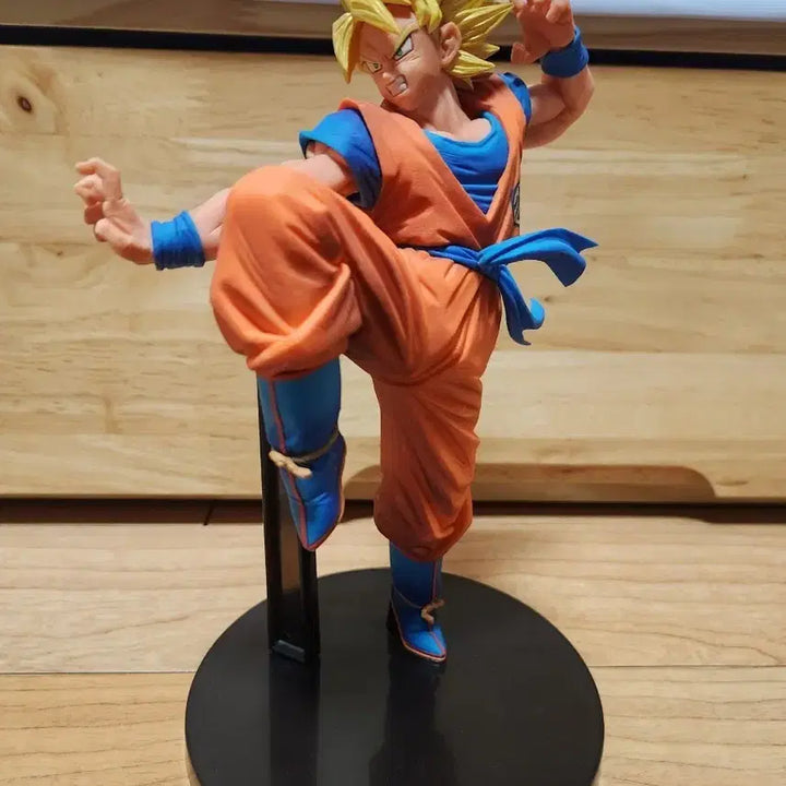 [SOLD OUT] 반프레스토 크레인킹 손오공FES 슈퍼사이어인 손오공 피규어