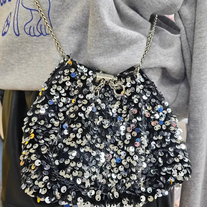 [BUNJANG] Sequin Chain Mini Crossbody Bag / 스팽글 체인 미니 크로스백